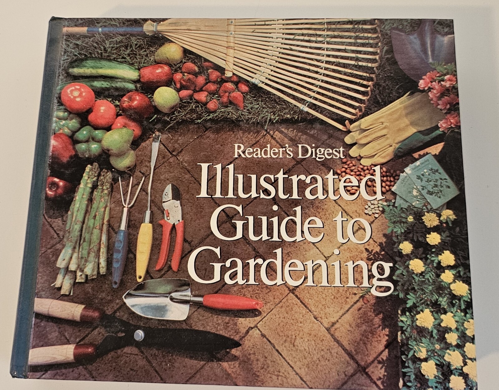 An Illustrated Guide to Gardening by Reader’s Digest Editors (1995,…